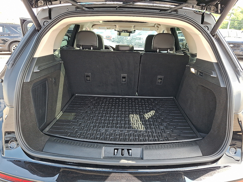 2024 Lincoln Corsair Grand Touring Infinite Black at Solomon Chevrolet