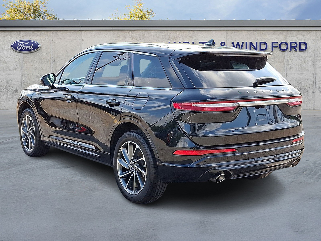 2024 Lincoln Corsair Grand Touring - 3