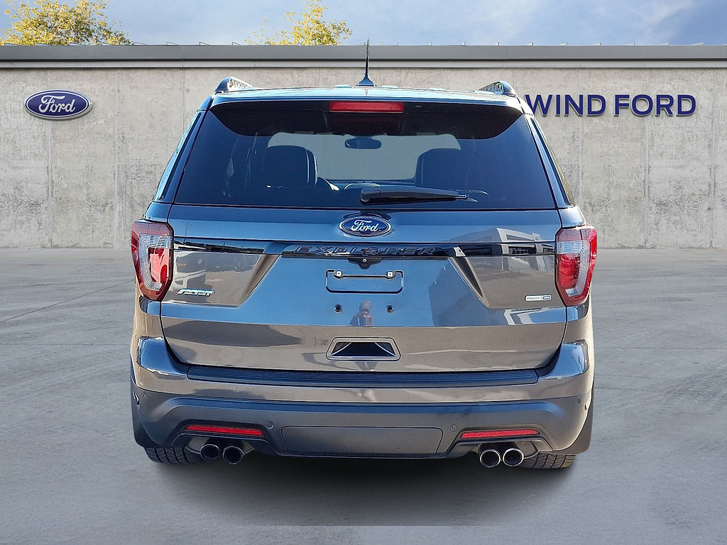 2019 Ford Explorer photo 5 of 31