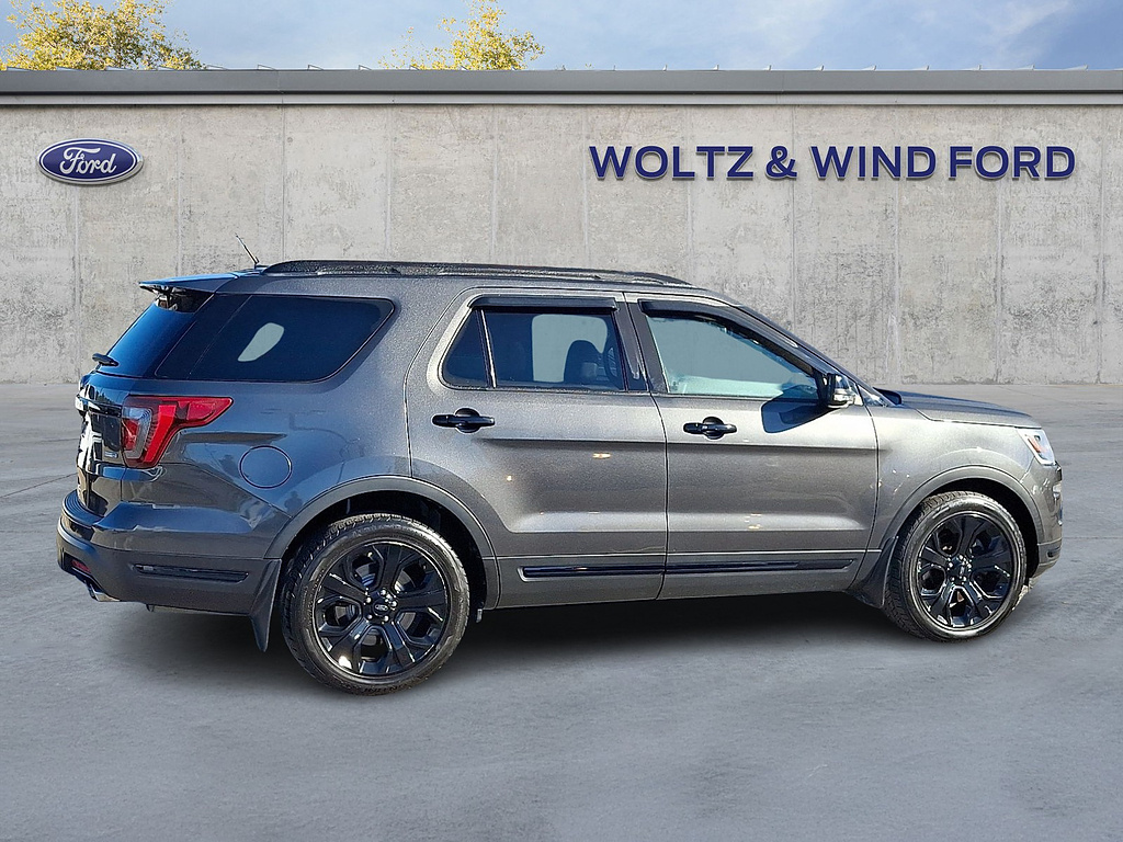 2019 Ford Explorer photo 7 of 31