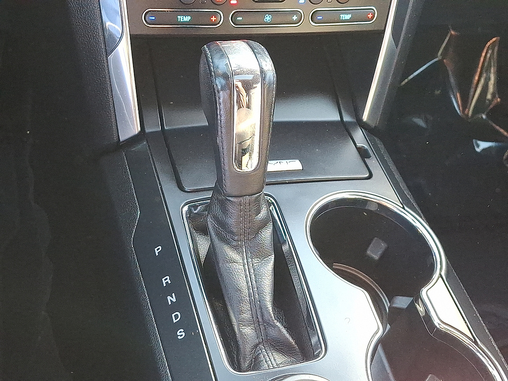 2019 Ford Explorer photo 16 of 31