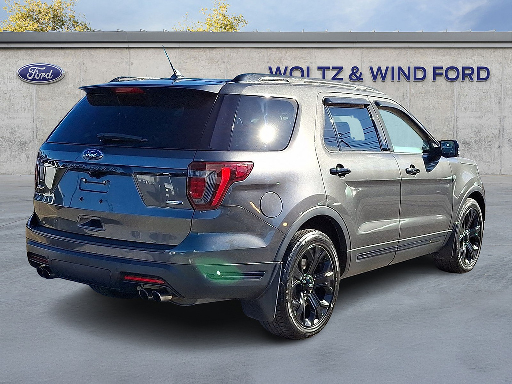 2019 Ford Explorer photo 6 of 31