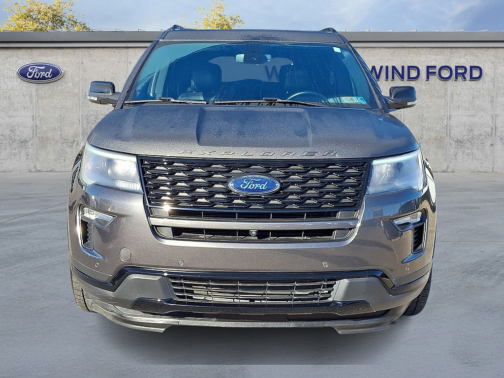 2019 Ford Explorer photo 2 of 31