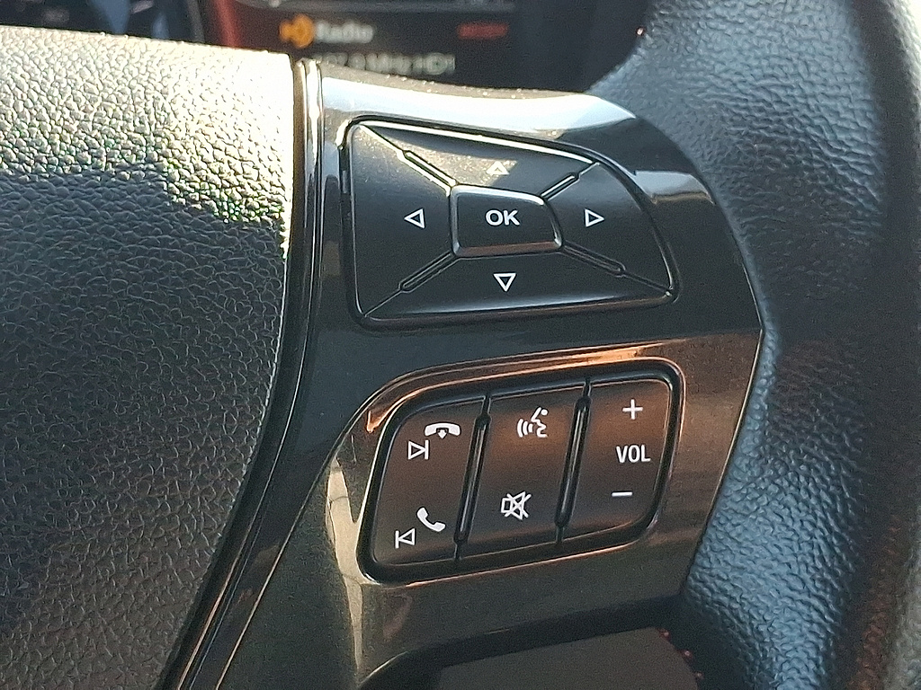 2019 Ford Explorer photo 24 of 31