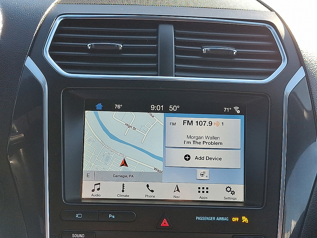 2019 Ford Explorer photo 18 of 31