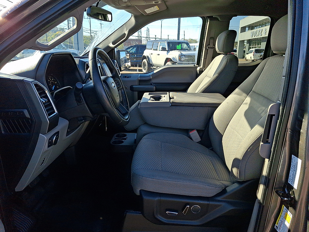 2016 Ford F-150 photo 13 of 31