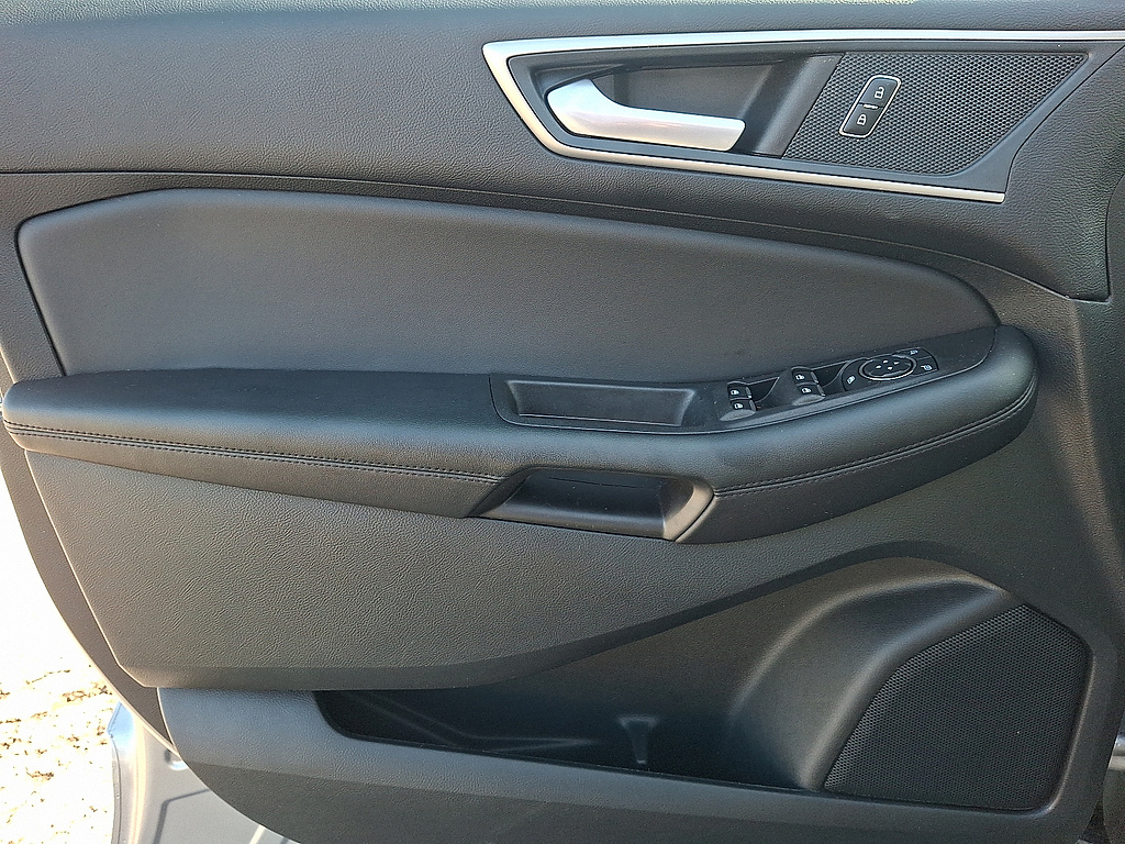 2024 Ford Edge SEL Iconic Silver at Nick Chevrolet
