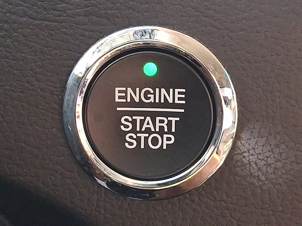 2024 Ford Edge SEL Iconic Silver at Nick Chevrolet