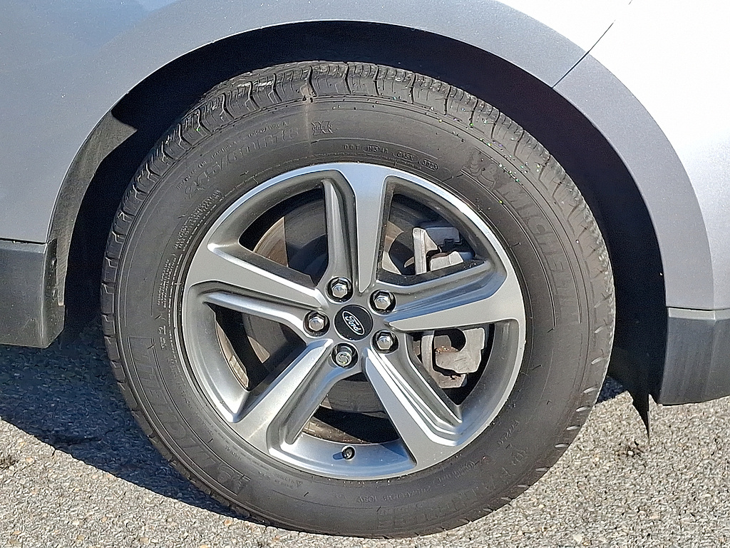 2024 Ford Edge SEL Iconic Silver at Nick Chevrolet