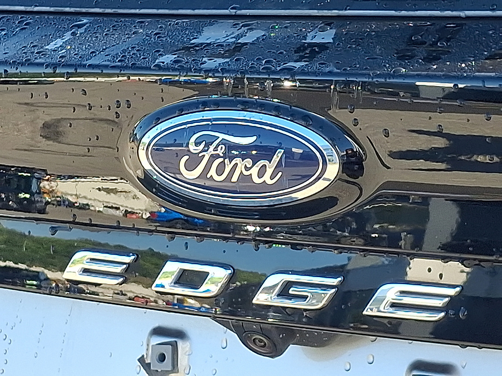 2024 Ford Edge SEL Iconic Silver at Nick Chevrolet