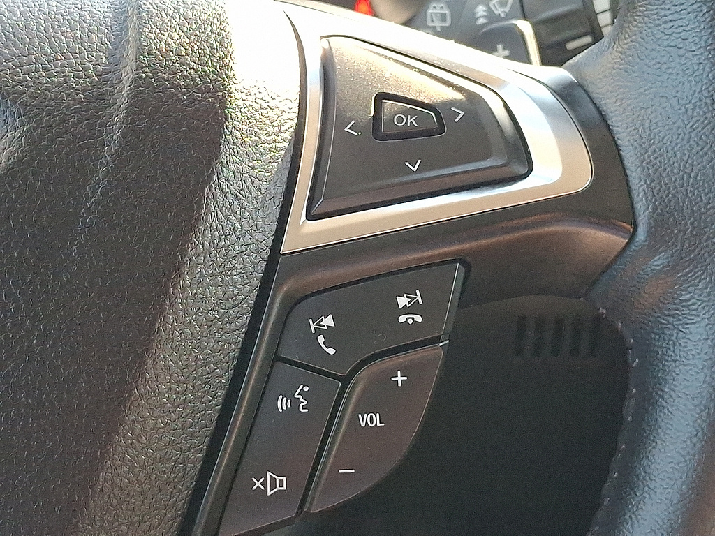 2024 Ford Edge SEL Iconic Silver at Nick Chevrolet