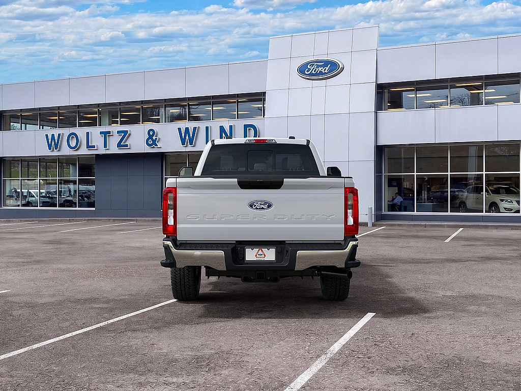 2027 Ford Super Duty F-350 SRW photo 7 of 22
