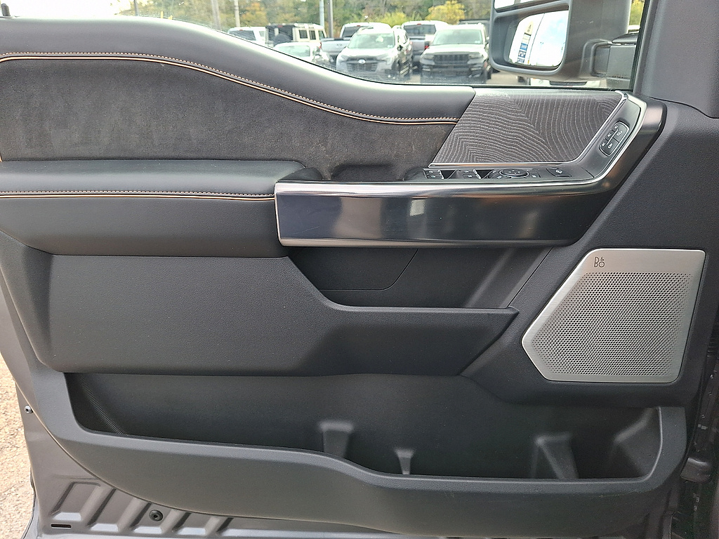 2024 Ford Super Duty F-350 DRW photo 12 of 32