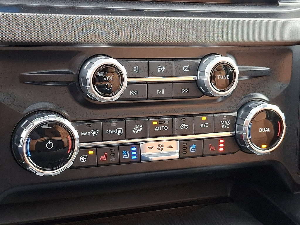 2024 Ford Super Duty F-350 DRW photo 16 of 32