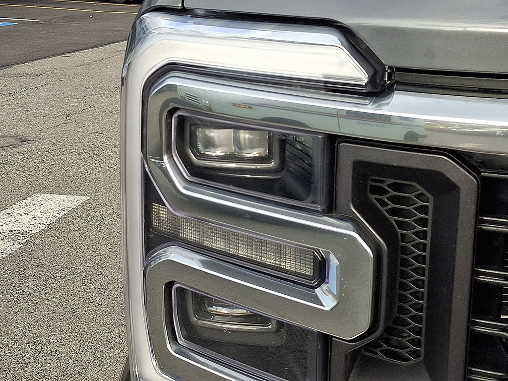 2024 Ford Super Duty F-350 DRW photo 9 of 32