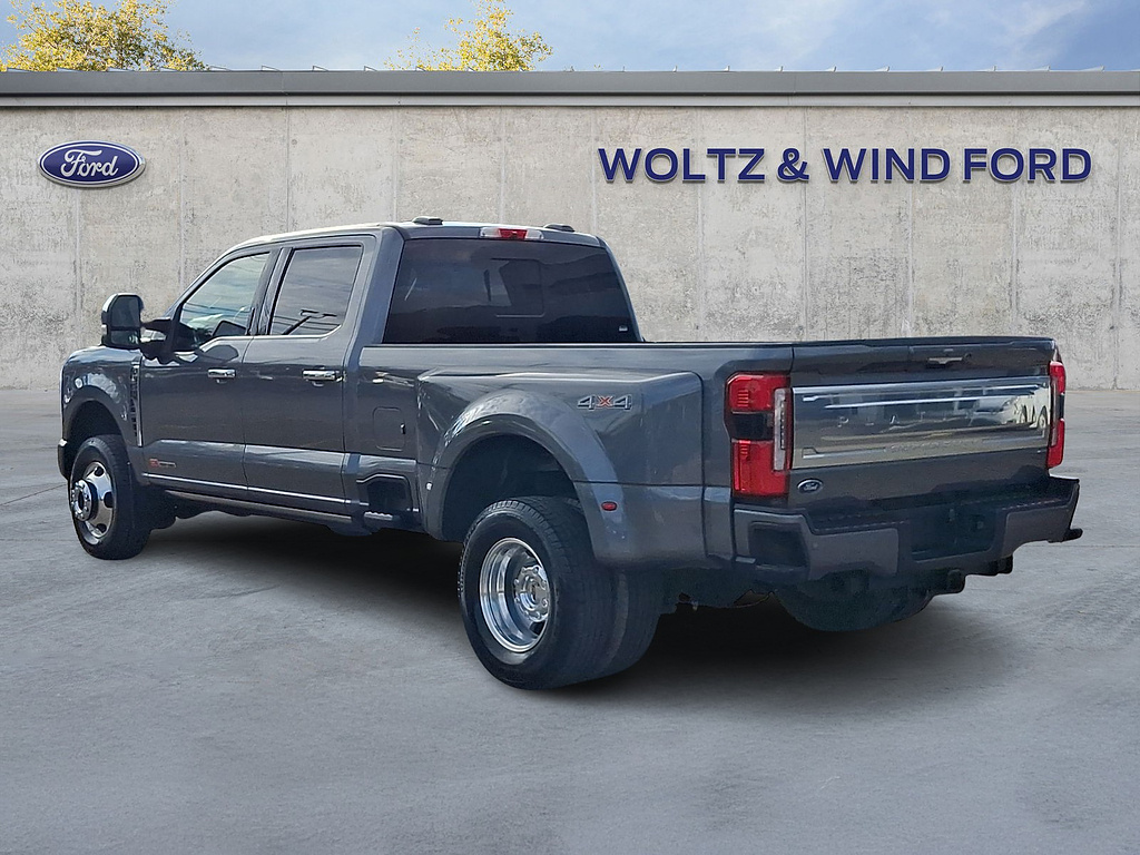 2024 Ford Super Duty F-350 DRW photo 4 of 32