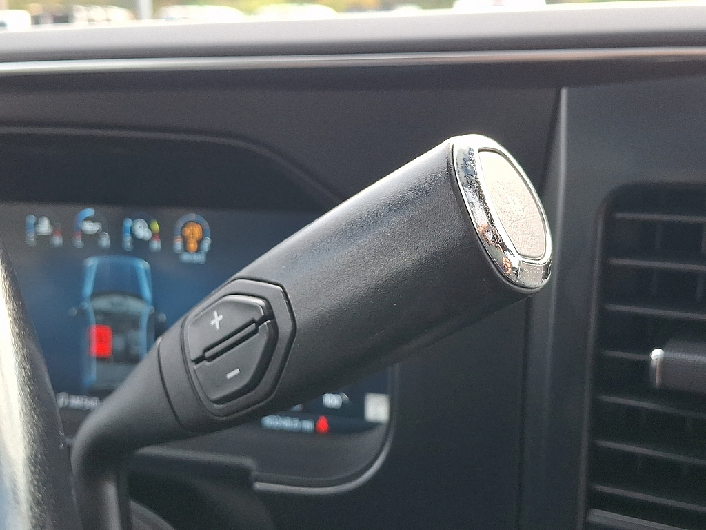 2024 Ford Super Duty F-350 DRW photo 15 of 32