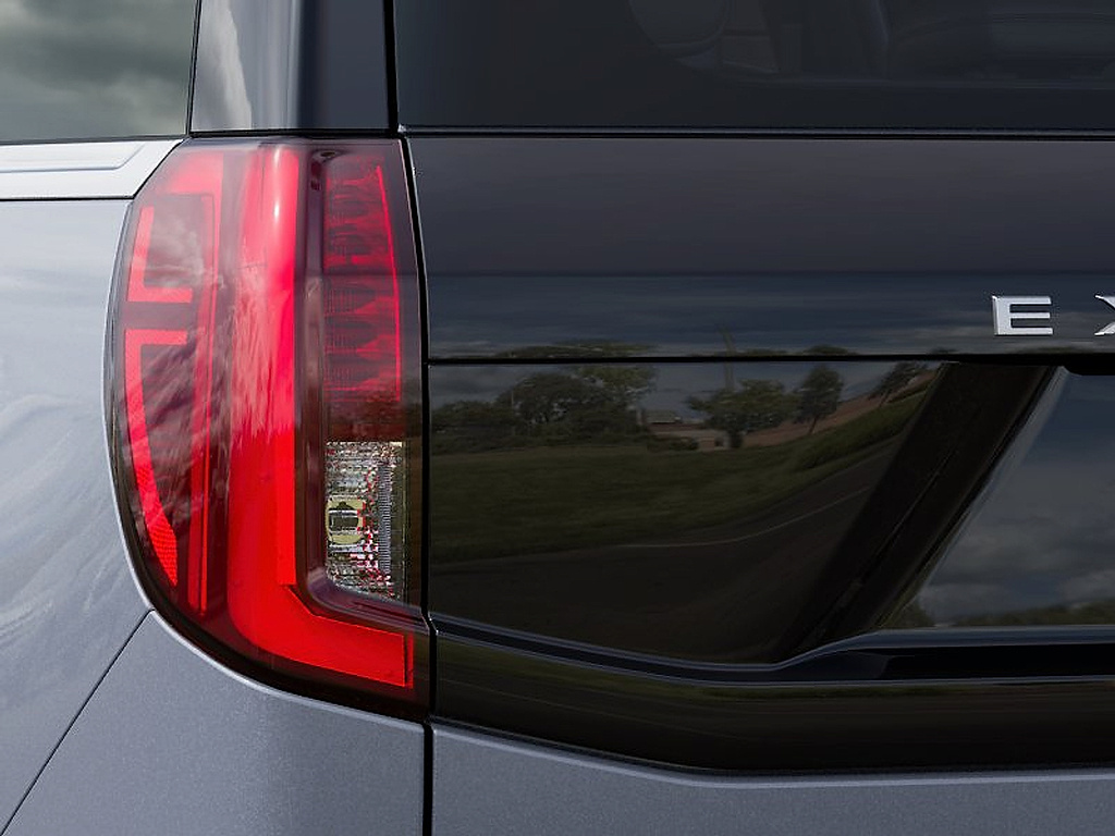 2027 Ford Expedition photo 21 of 23