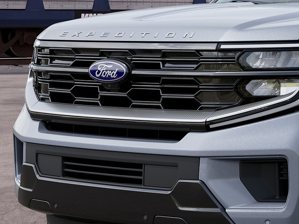 2027 Ford Expedition photo 17 of 23