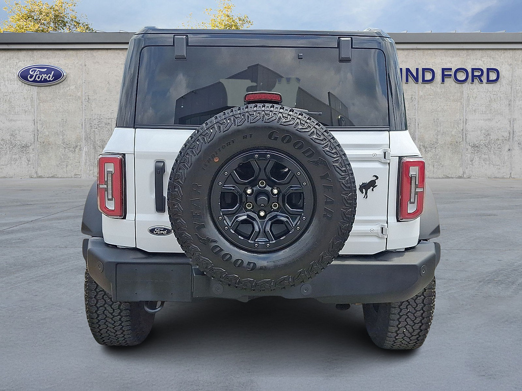 2025 Ford Bronco Outer Banks Oxford White at Washington Ford
