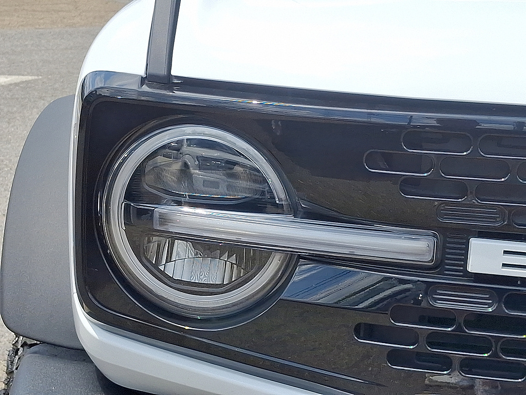 2025 Ford Bronco Outer Banks Oxford White at Washington Ford
