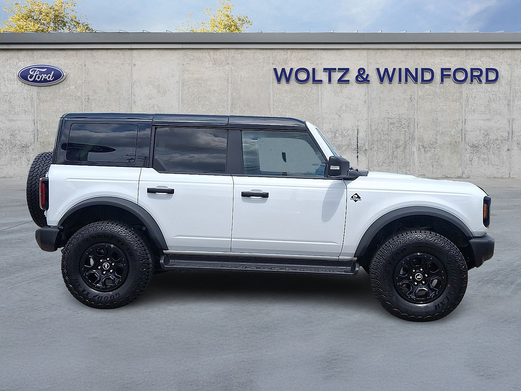 2025 Ford Bronco Outer Banks Oxford White at Washington Ford