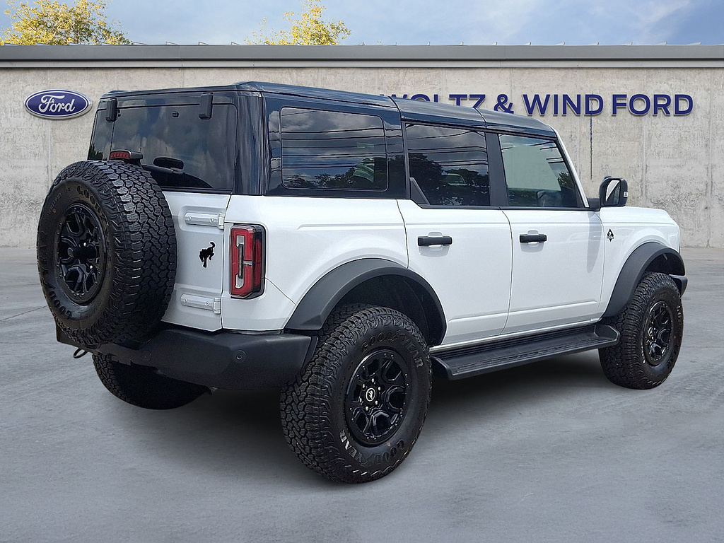 2025 Ford Bronco Outer Banks Oxford White at Washington Ford