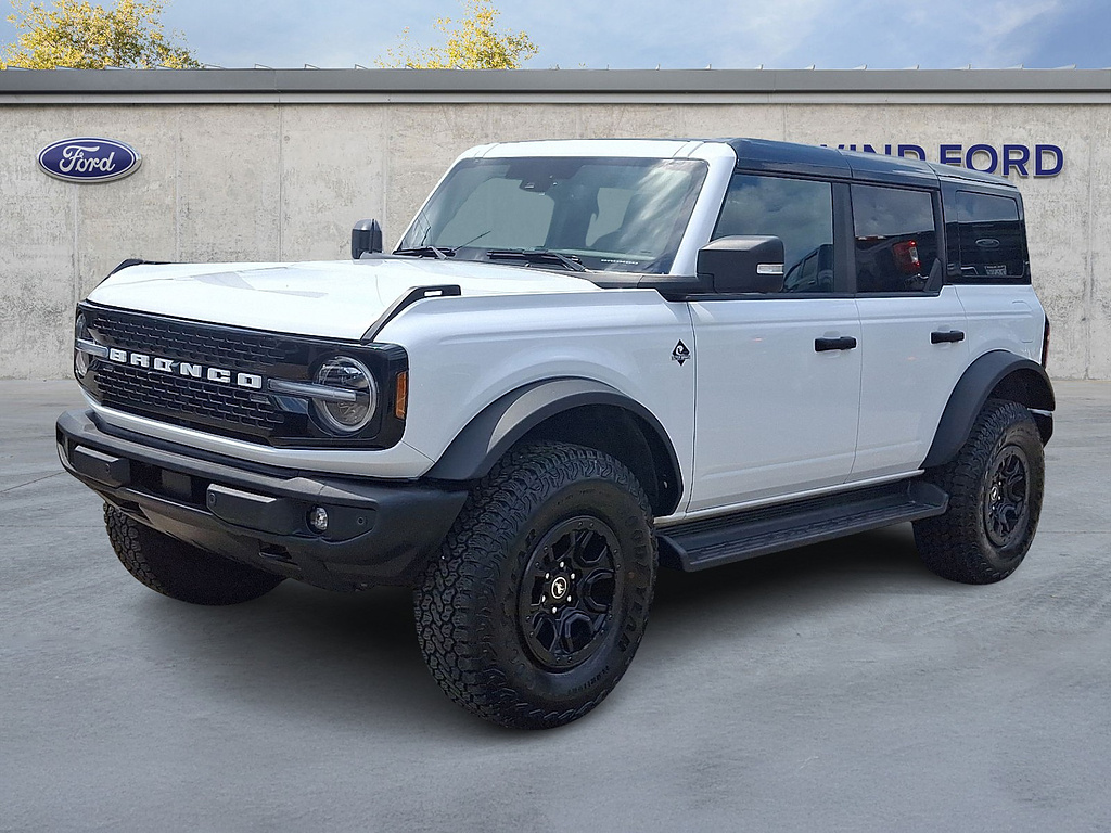 2025 Ford Bronco Outer Banks Oxford White at Washington Ford