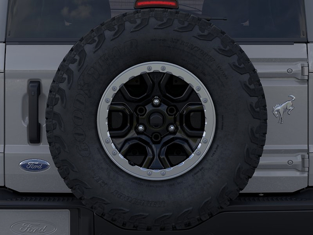 2026 Ford Bronco Badlands Avalanche Gray at Washington Ford