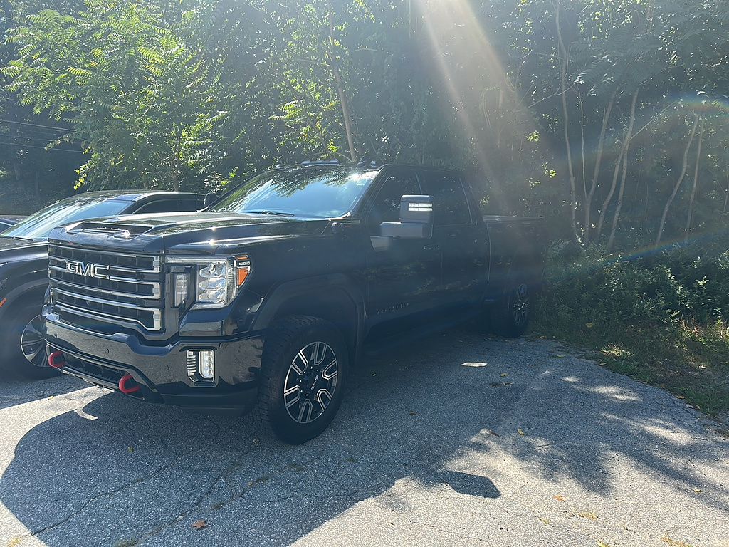 2022 GMC Sierra 2500HD AT4 Crew Cab 4WD