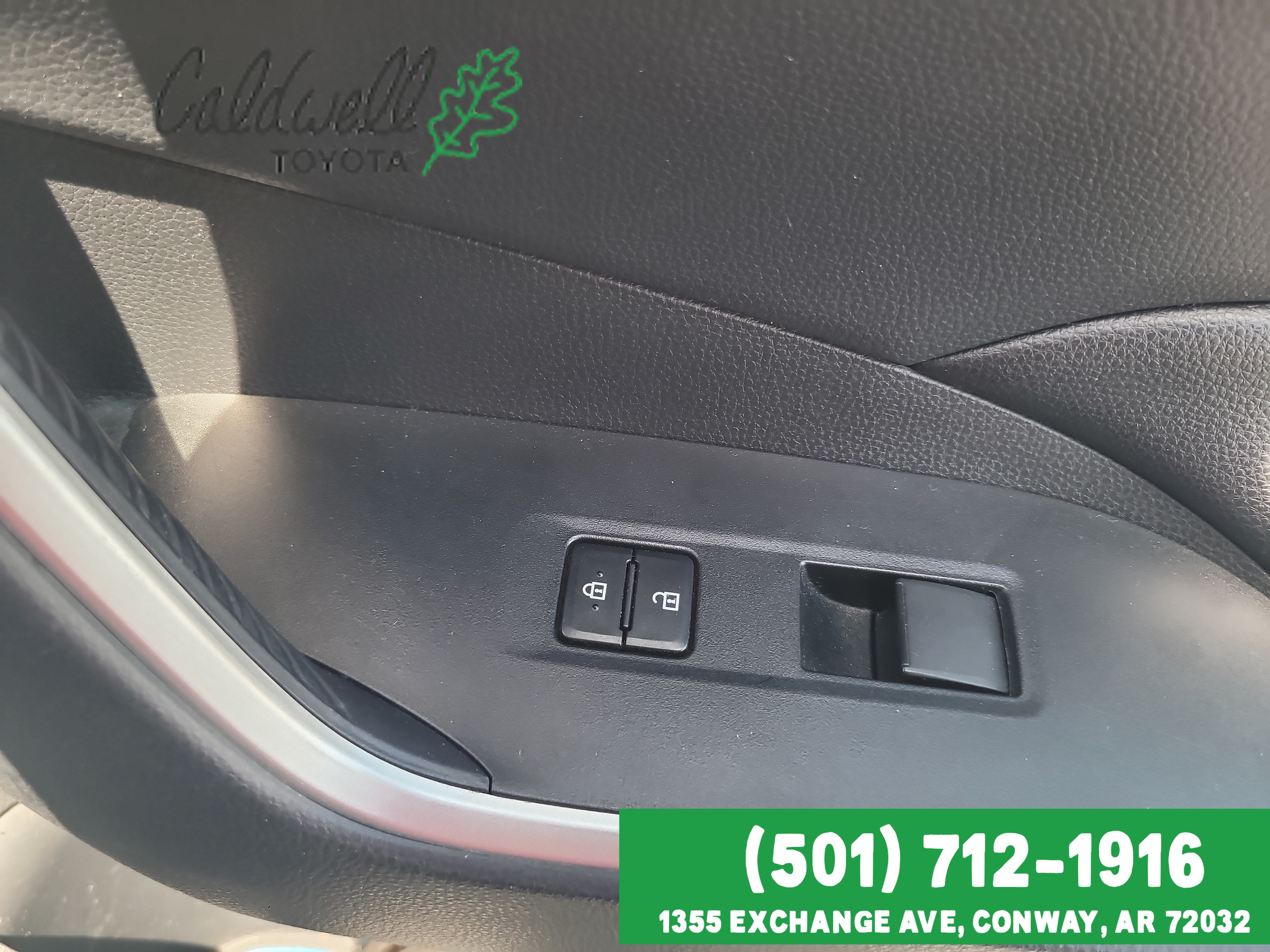 Used 2019  Toyota XLE image 24