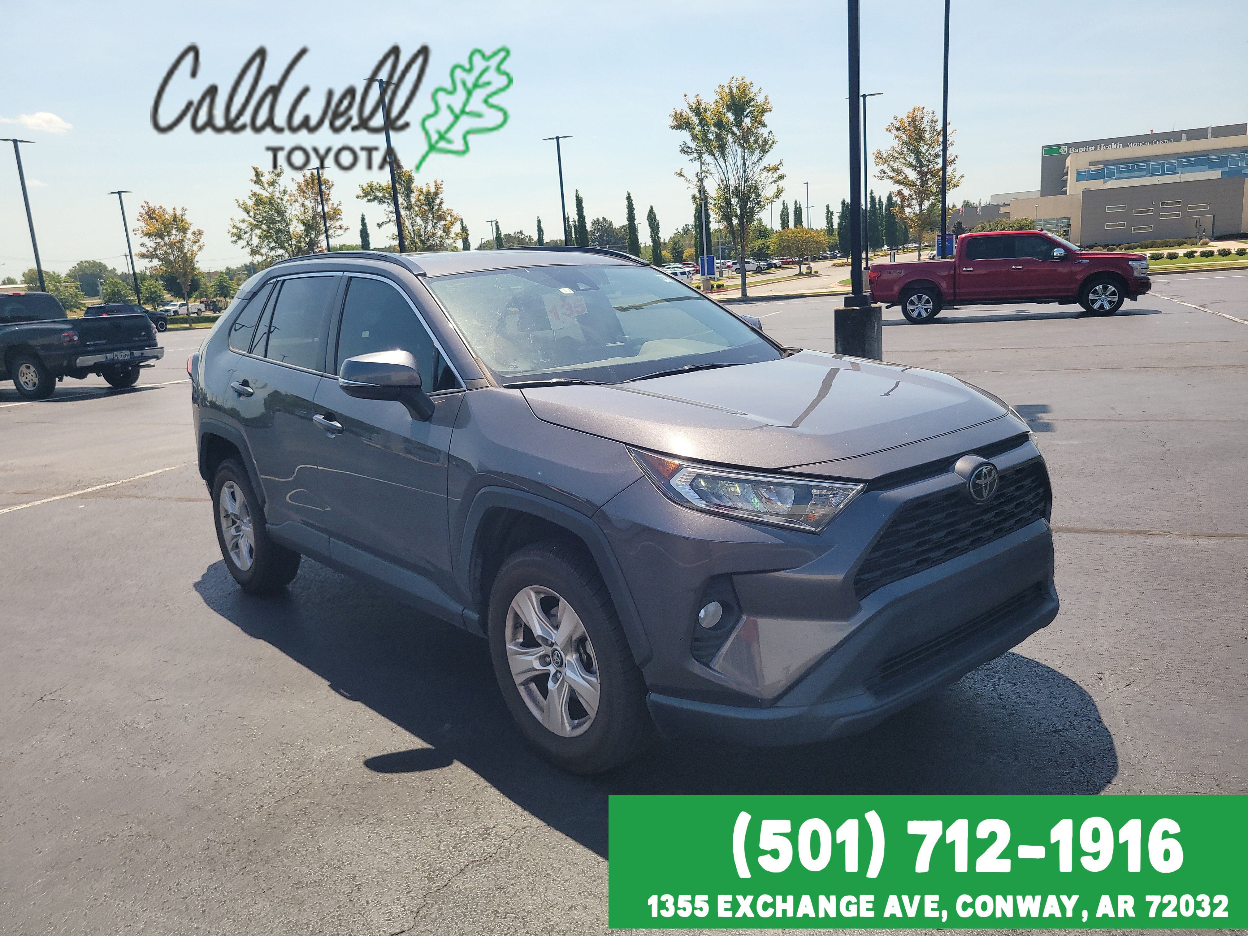 Used 2019  Toyota XLE image 3