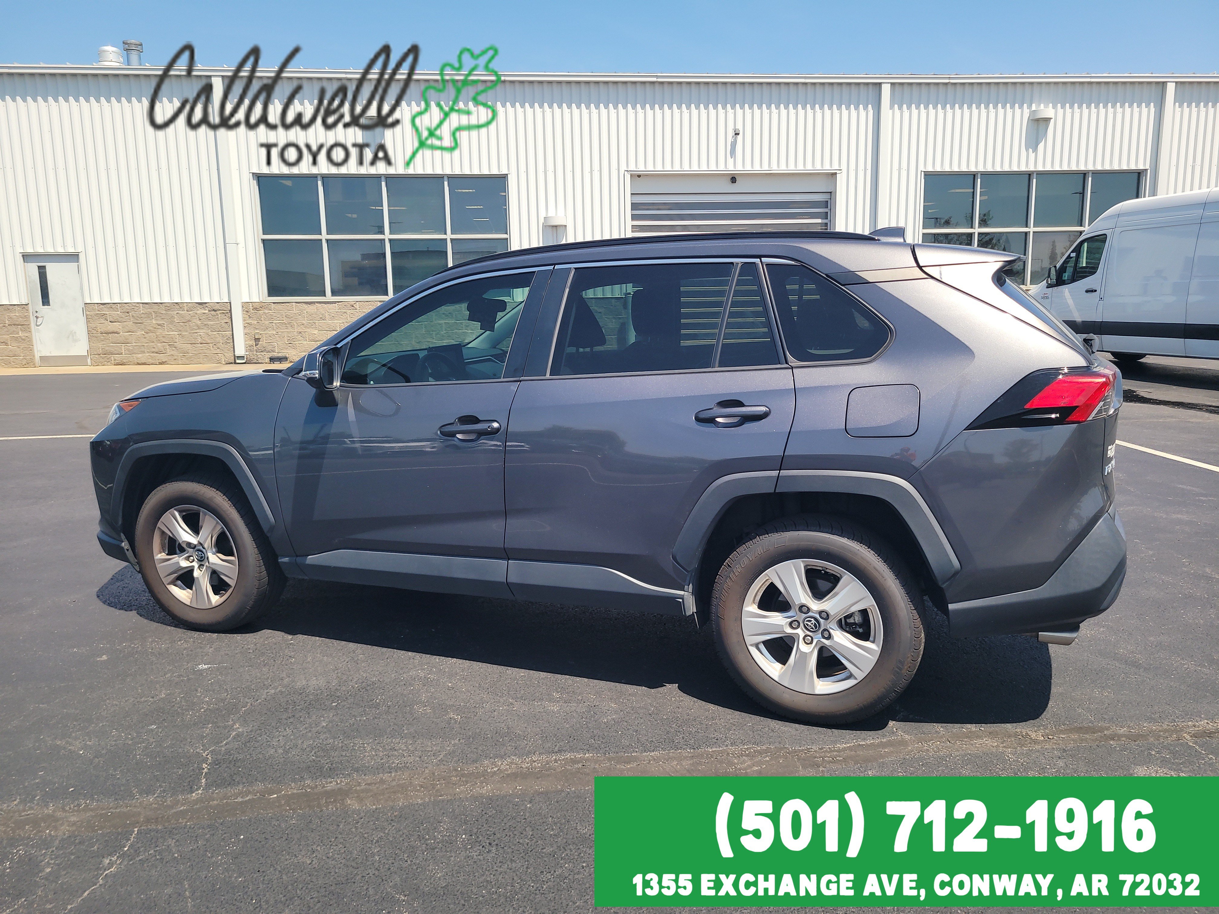 Used 2019  Toyota XLE image 7