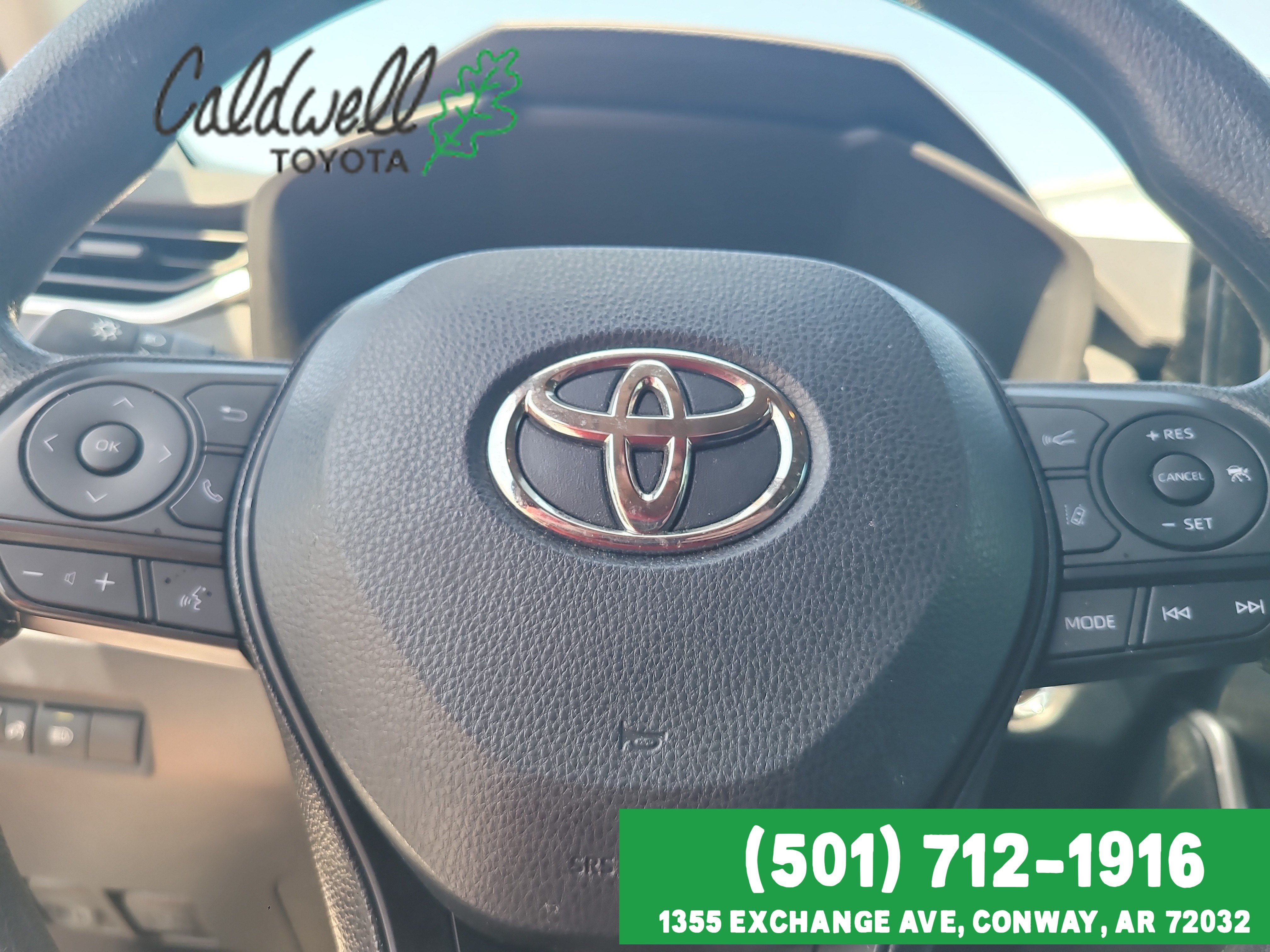Used 2019  Toyota XLE image 12