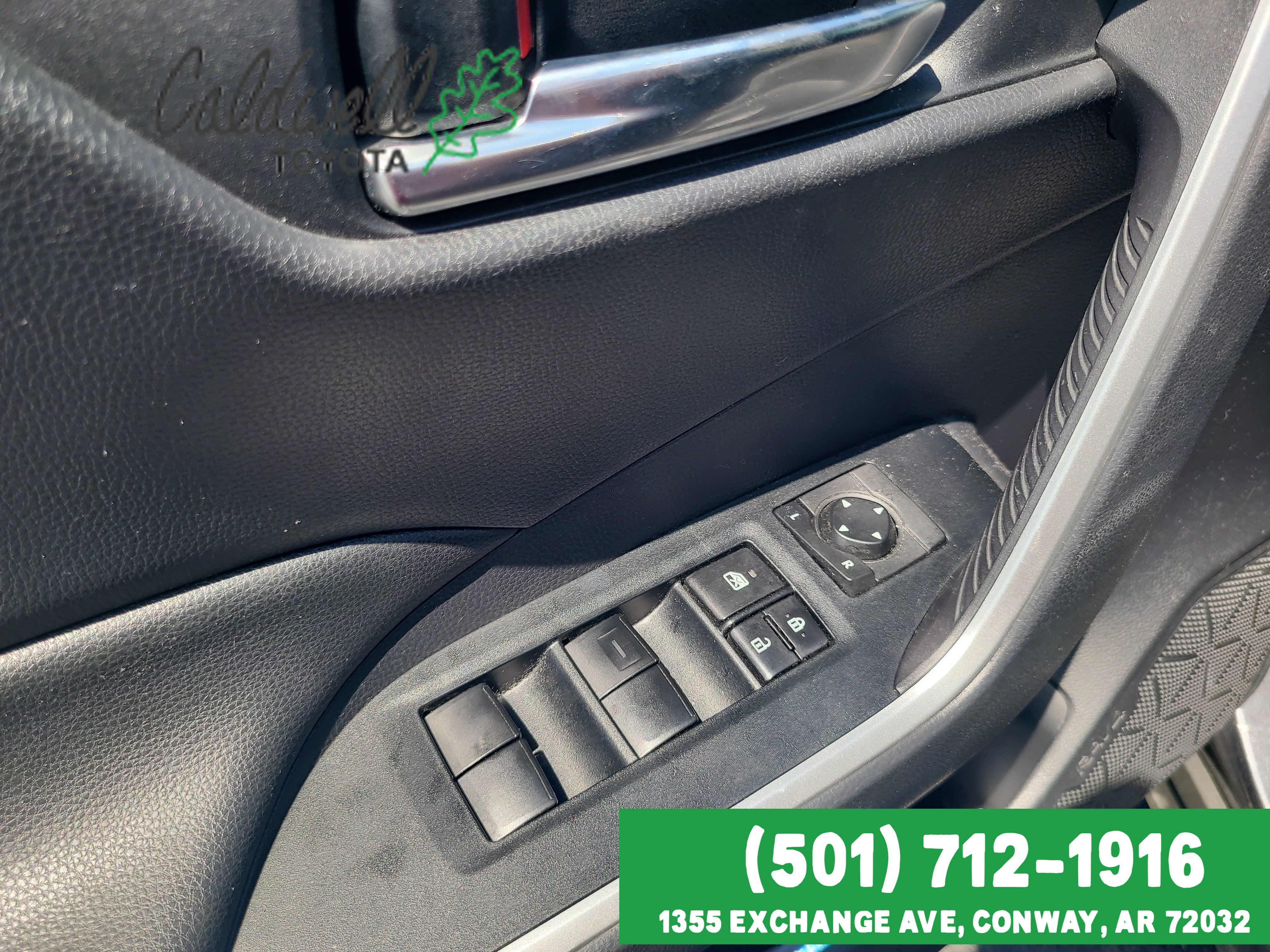 Used 2019  Toyota XLE image 11