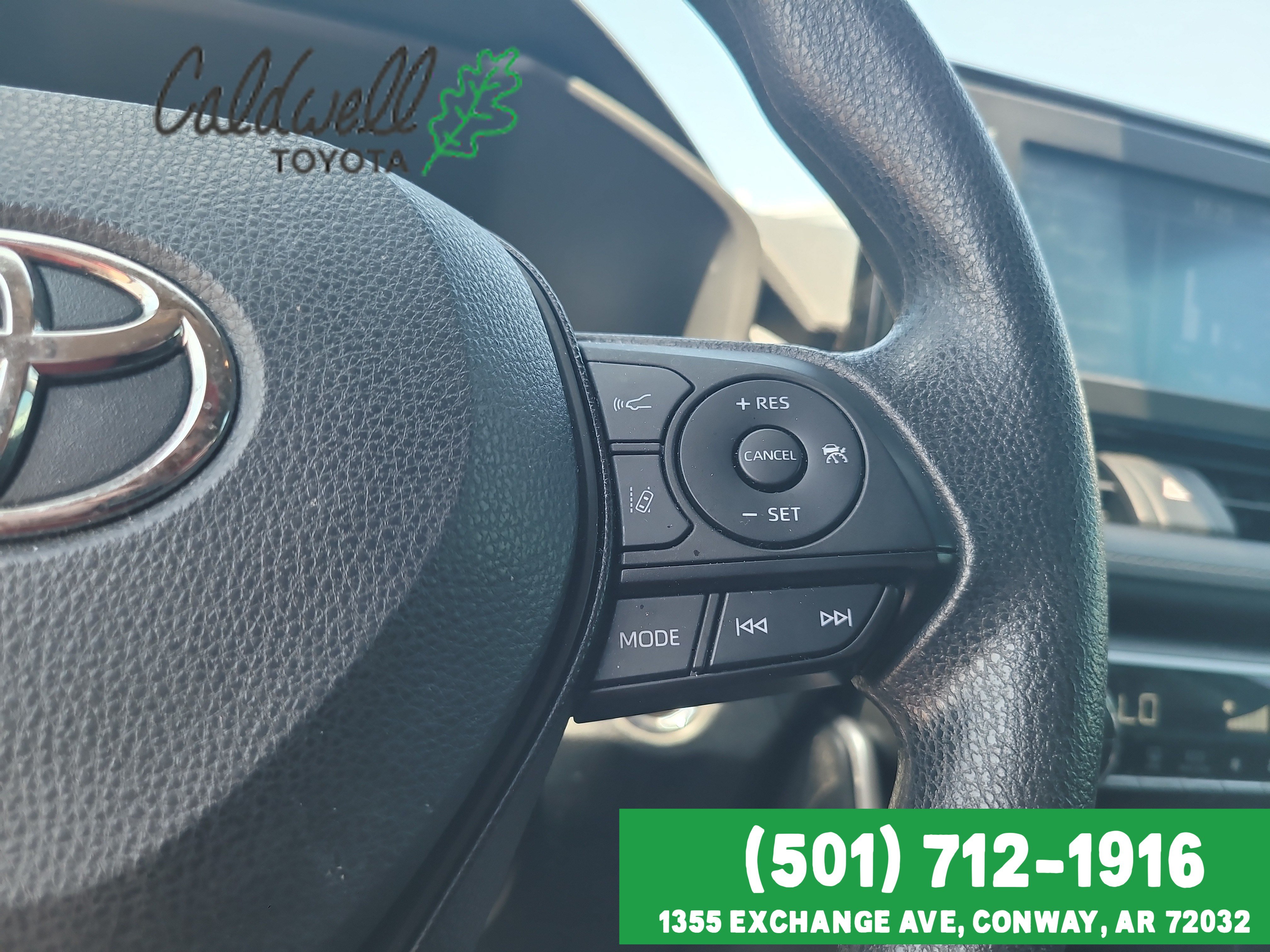 Used 2019  Toyota XLE image 14