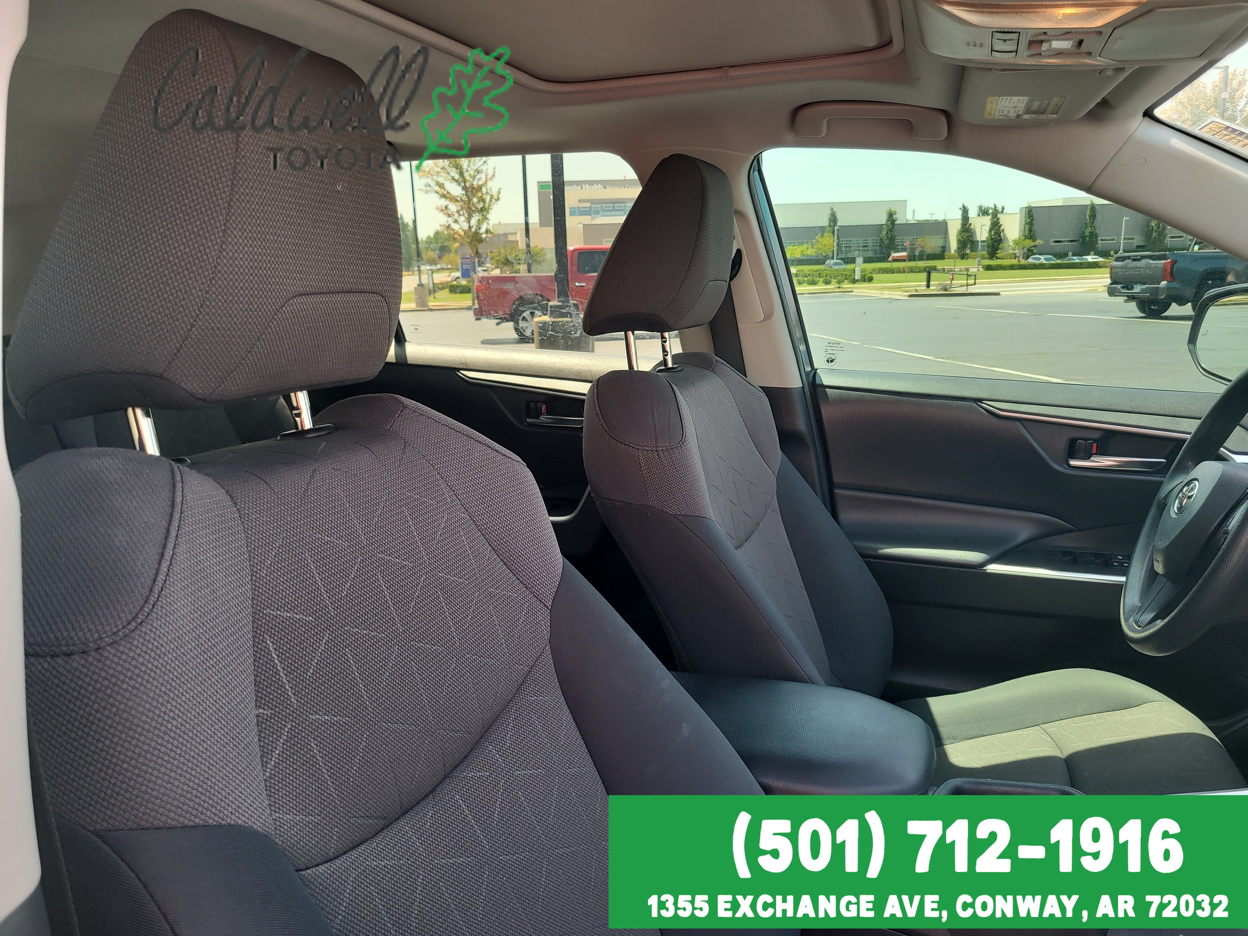 Used 2019  Toyota XLE image 23