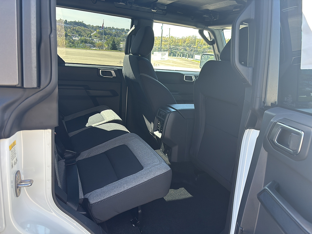 2026 Ford Bronco photo 18 of 26