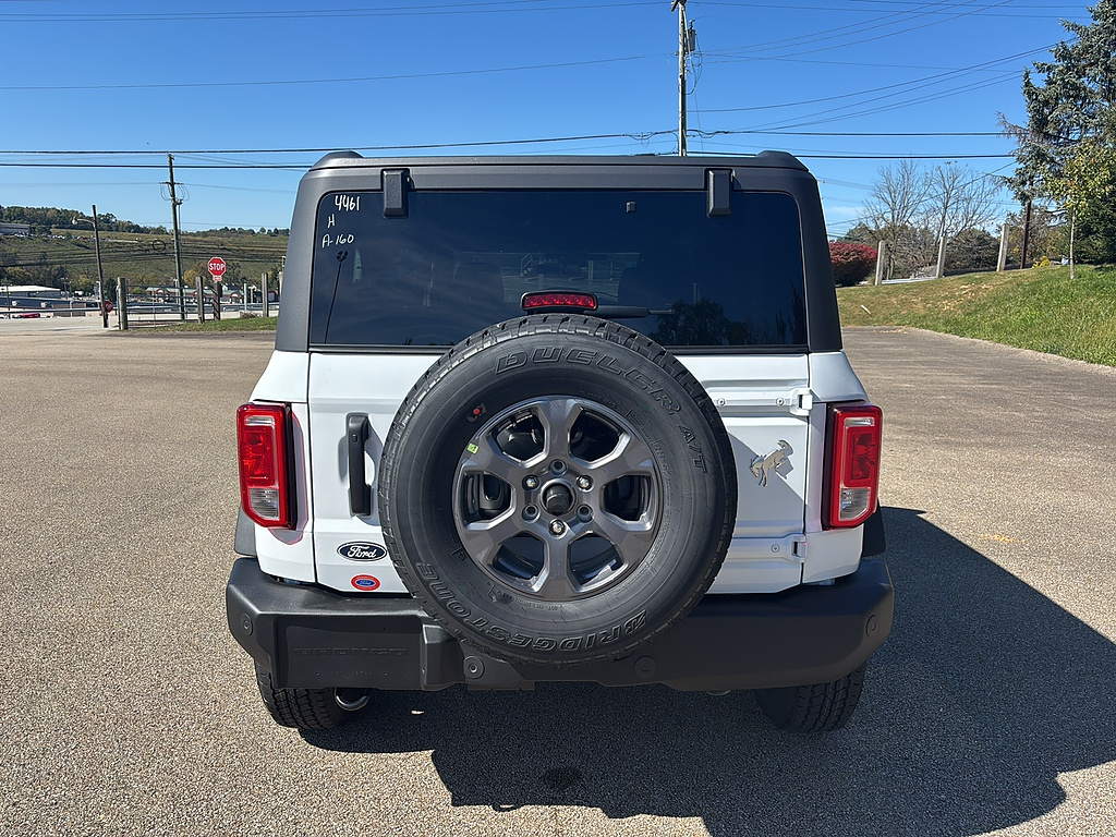 2026 Ford Bronco photo 3 of 26