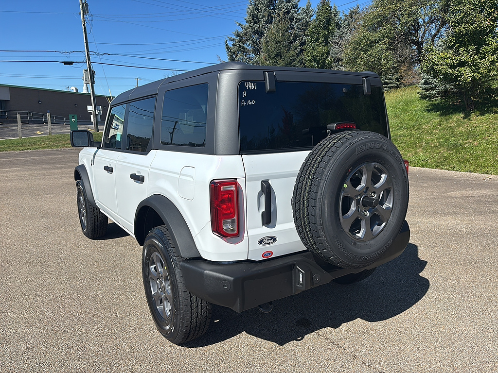 2026 Ford Bronco photo 2 of 26