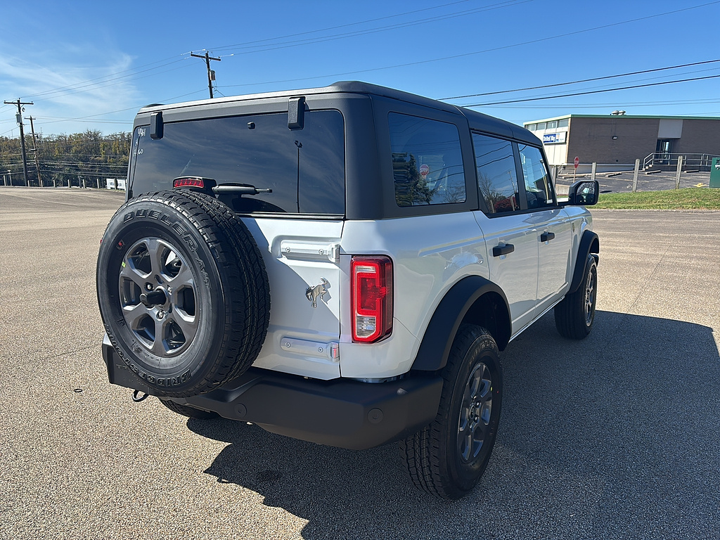 2026 Ford Bronco photo 4 of 26