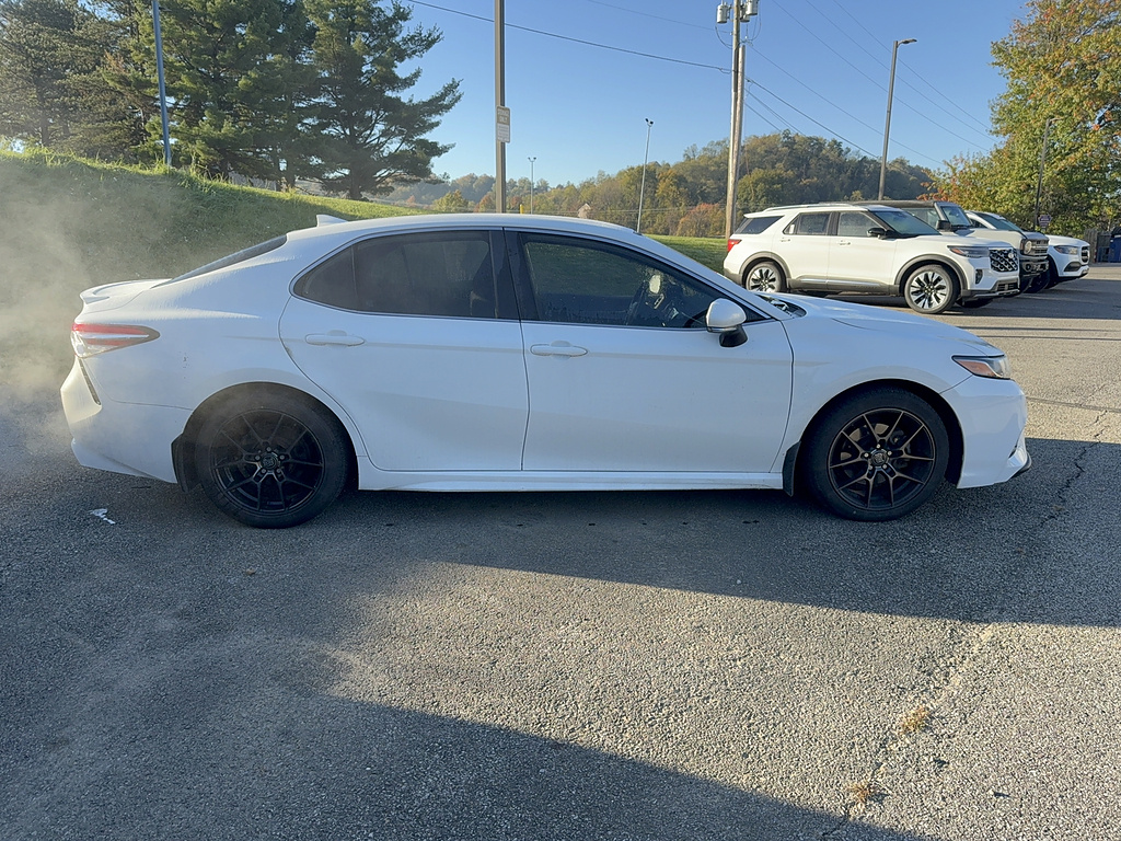 2020 Toyota Camry photo 3 of 5