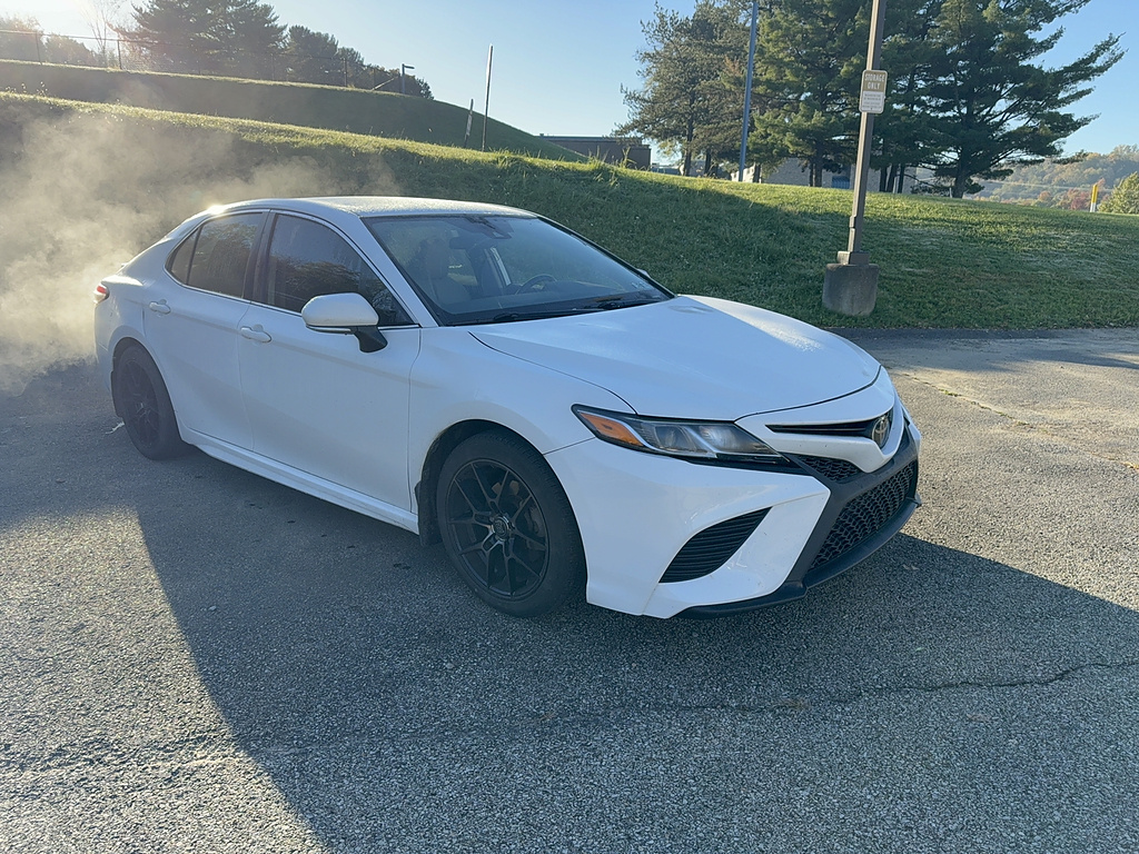 2020 Toyota Camry photo 4 of 5