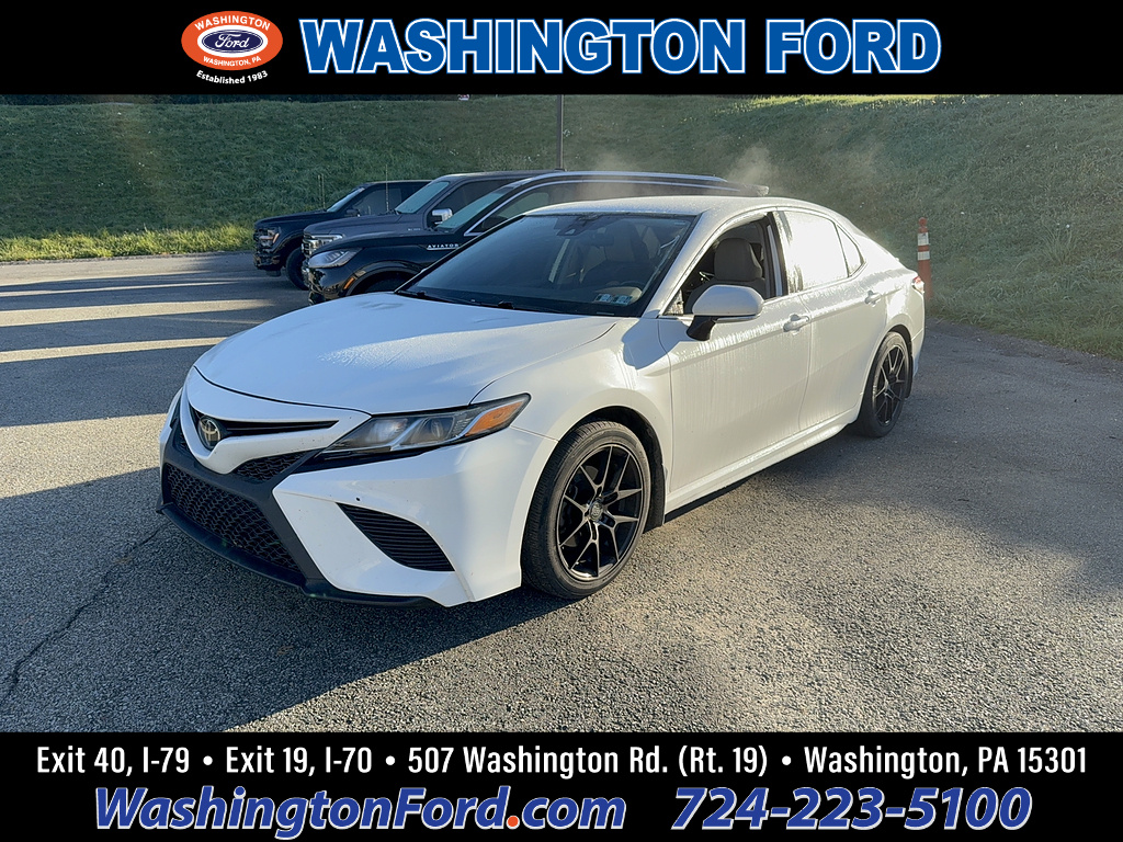 2020 Toyota Camry photo 1 of 5