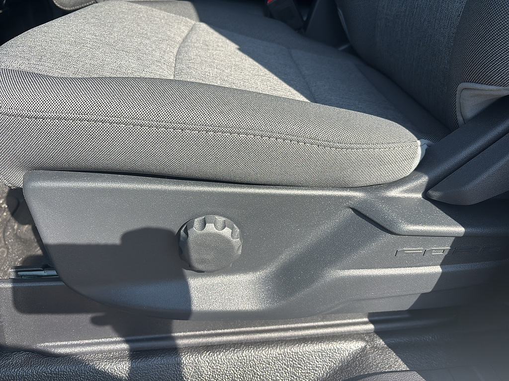 2027 Ford Super Duty F-350 SRW photo 11 of 26