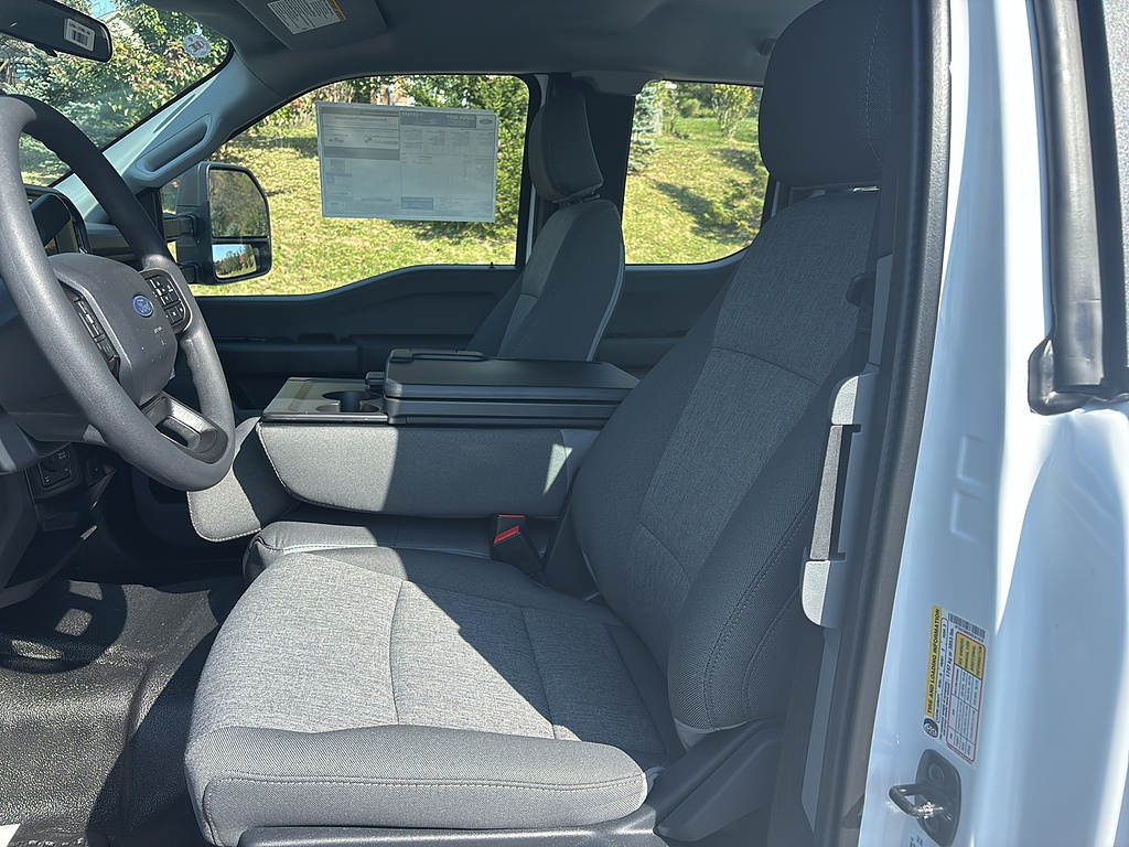 2027 Ford Super Duty F-350 SRW photo 10 of 26