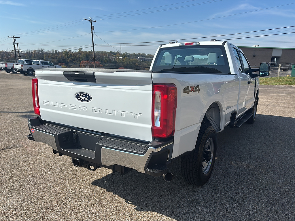 2027 Ford Super Duty F-350 SRW photo 4 of 26
