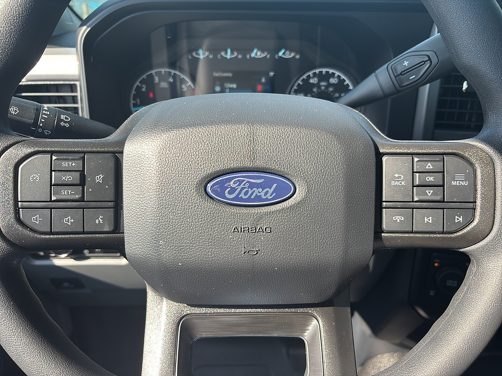 2027 Ford Super Duty F-350 SRW photo 25 of 26