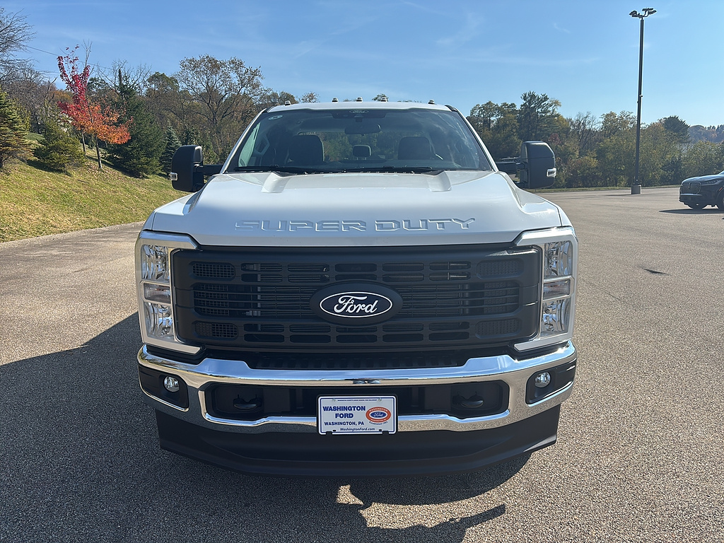 2027 Ford Super Duty F-350 SRW photo 7 of 26