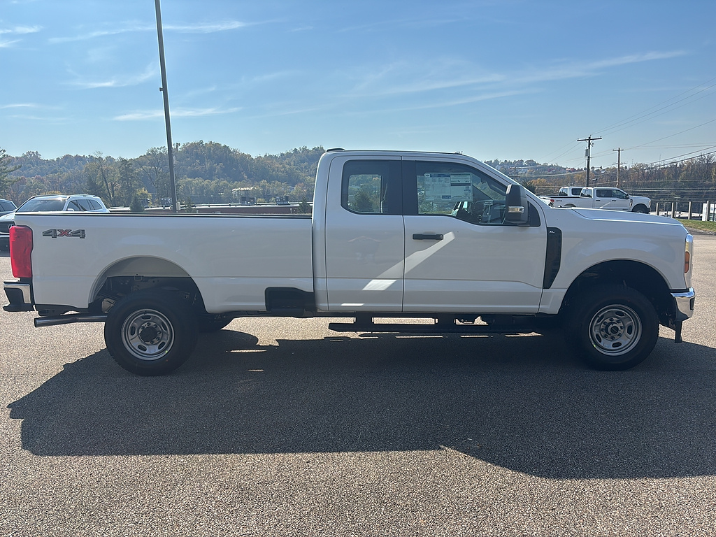 2027 Ford Super Duty F-350 SRW photo 5 of 26